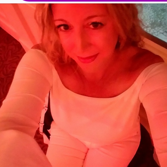 Meet your Posher, Terra - Picture 1 of 1